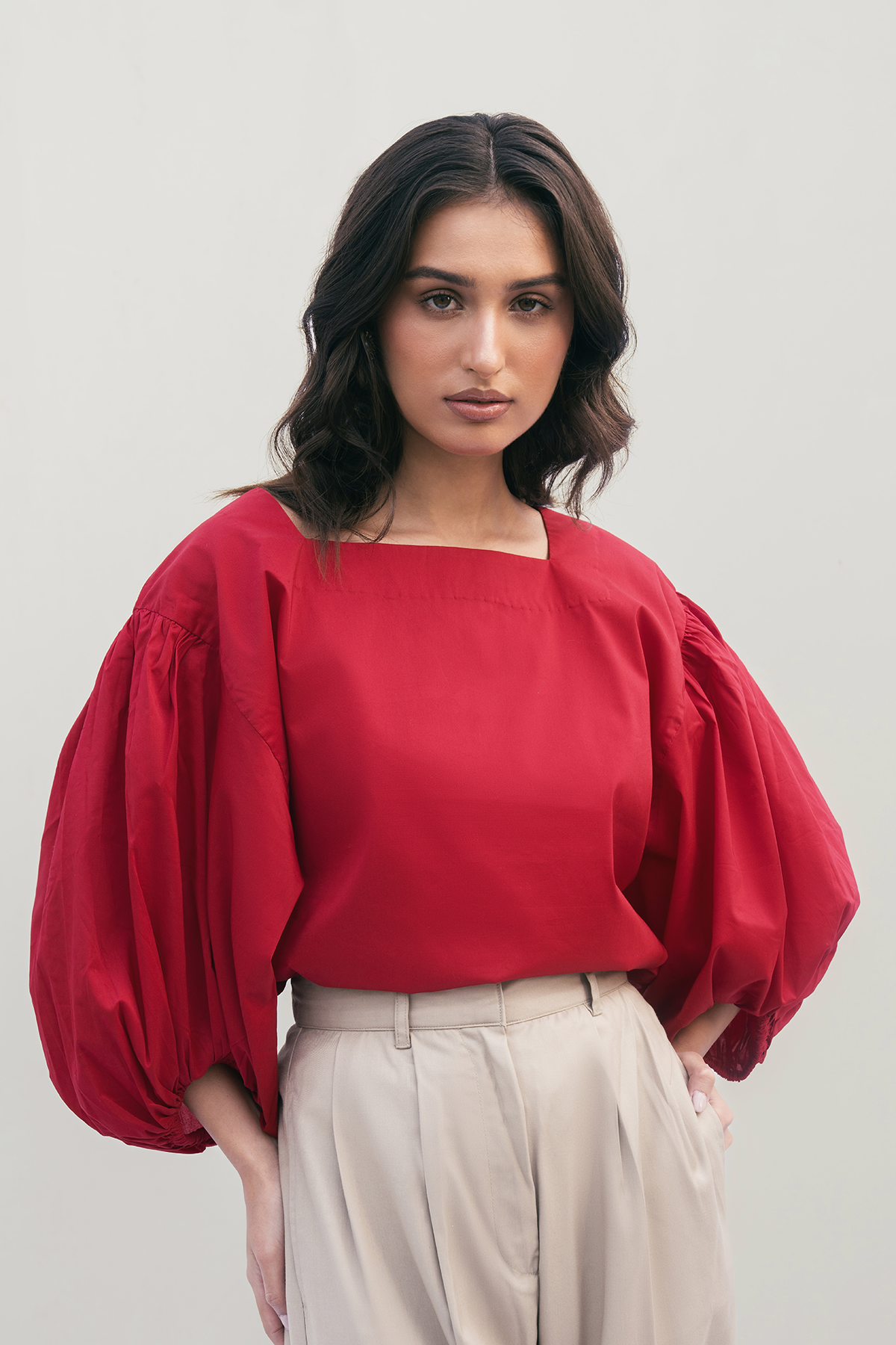 BLOOM RED BALLOON SLEEVES TOP