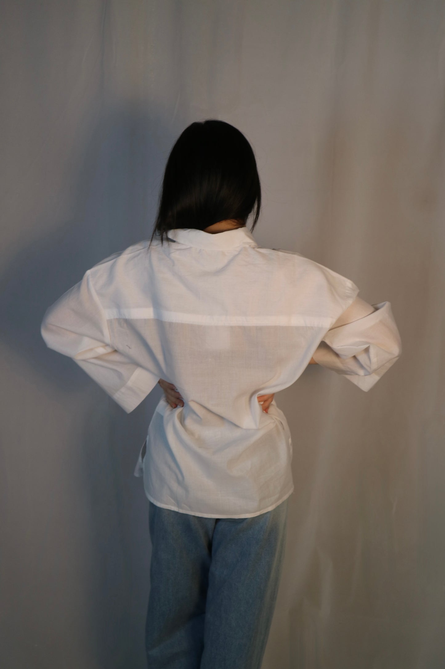 FIONA WHITE COLLAR KIMONO SHIRT