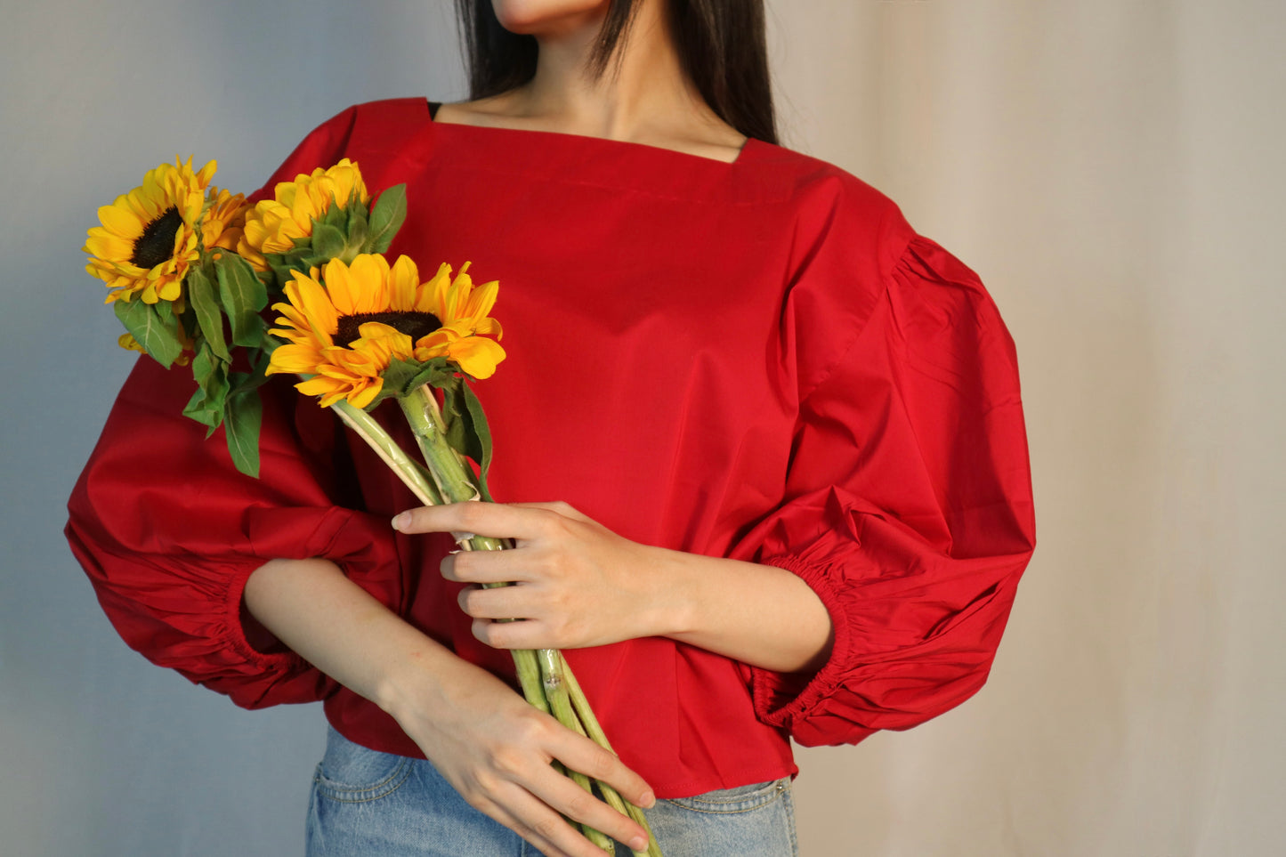 BLOOM RED BALLOON SLEEVES TOP